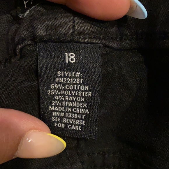 FASHION NOVA PLUS Ripped Boyfriend Jean - Picture 6 of 6